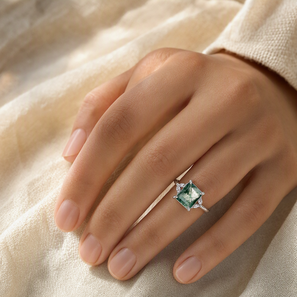 Vintage Leaf-Design Moss Agate Ring lifestyle photo
