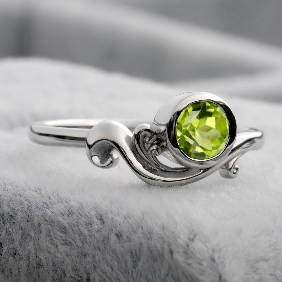 925 Sterling Silver Ocean Wave Bezel Peridot Ring