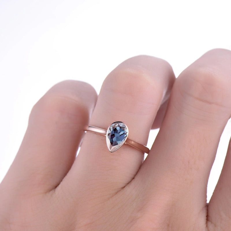 1CT Pear-Cut Lab-Grown Alexandrite Ring, Colour-Change Gemstone