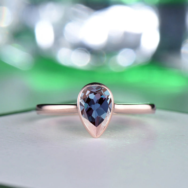 1CT Pear-Cut Lab-Grown Alexandrite Ring, Colour-Change Gemstone - hover