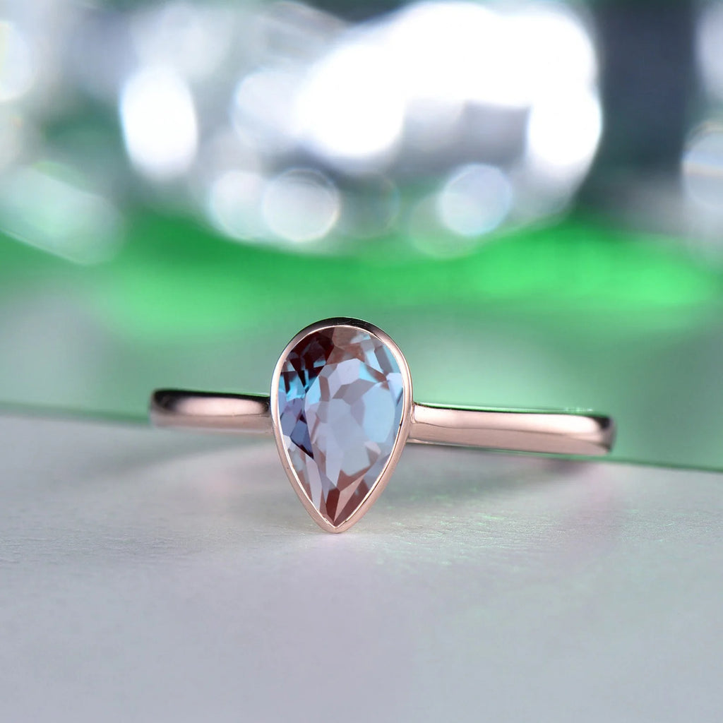 1CT Pear-Cut Lab-Grown Alexandrite Ring, Colour-Change Gemstone